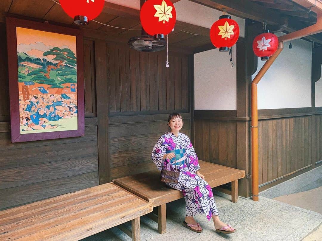 sayocoのインスタグラム：「2019夏終了のお知らせ👋🍁 ・ #sayo_trip #おかげ横丁 #朝晩寒い」