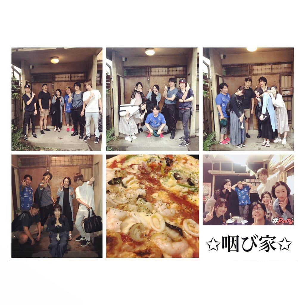 國分優香里のインスタグラム：「✩ またまた咽び家に行ってきました🏡🔪 ✩ 私はもう何回行っているのだ…🙄 殺人鬼に捕まった時に、 あれ？お前見たことあるな…割と最近会ったよな？？ って言われました。やめて、笑う（爆笑） ✩ 今回はいつものメンバーと、私の話を聞いて興味を持ってくれたリボキャスも誘っての参戦💨 誰か分かるかしら？？😎 ✩ 私と数名はもう4章中3章までクリアしているので、サポートに回ったのですが、、、 皆、ビビりすぎ、叫びすぎ（笑） ✩ 隠れ場所の取り合い、皆で入りすぎてギュウギュウ定員オーバーの押入れ、押した押さないの言い合い（笑）etc… ✩ 面白過ぎました🤣 ✩ でも、初めはめちゃめちゃ恐がっていたメンバーも、終わりにはすっかりハマってくれて嬉しかったなぁ🥰 ✩ あのドラマや映画の中みたいな空間で心臓ドキドキバクバクさせながら、皆で協力して物語を進めていくのが本当に楽しいのです💓 ✩ いや、怖いけども（笑） それさえも楽しい、みたいな。。。 伝わらないかしら🤣💨 ✩ 次はいよいよ4章❗️ 近々、この悪夢を終わらせてきます💪（いや、楽し過ぎて終わらせたくない気持ちもあるのですがー💦笑） ✩ ✩ ✩ #畏怖咽び家  #咽び家 #アキッチョデシカ #リボキャス #捕まった時の悲鳴に爆笑 #隠れながら笑いが止まらない #まるでコント #リボキャスだ〜れだ？ #殺人鬼に覚えられている恐怖 #髪切りました #リボキャス助けてくれる気配がなくて閉所で発狂しかけた #ヒント:左下の写真が全員リボキャス」