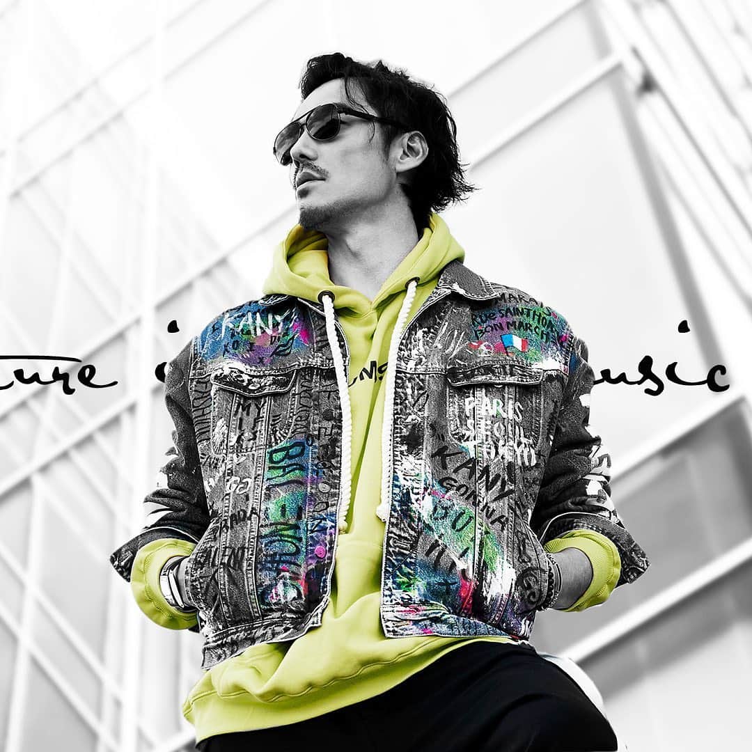 フー・ビンのインスタグラム：「People always see me in suit, actually my favorite outfit is wearing anything comfy, easy to wear and with very smart designs. Really loving the @inomusiki_nagaseki jacket!  #hubing #lifestyle #lfw #inomusiki #fashionshow #londonfashionweek #london #luxurylifestyle #후빙#胡兵 #フービン #胡兵时尚观点 #胡兵全球Go  #fashiontrip #fashion #fashionicon #fashionindustry #gentlemen #chinesegentlemen #actor #chineseactor #chinesemodel #asianactor #style #styleman #menswear #mensstyle」