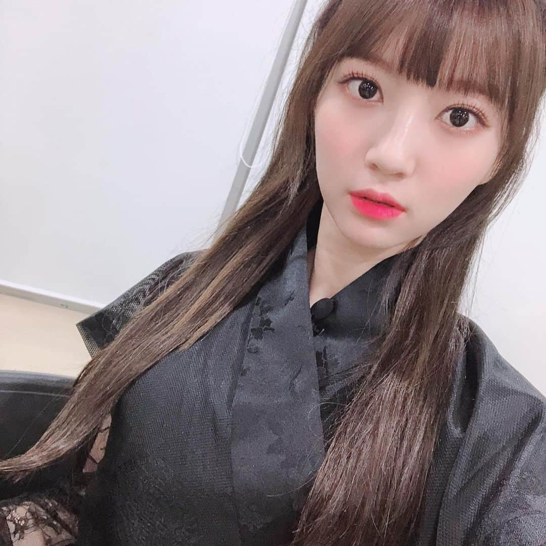 OH MY GIRLさんのインスタグラム写真 - (OH MY GIRLInstagram)「Destiny 🍂 #오마이걸 #OHMYGIRL #OMG #비니 #아린」9月19日 23時19分 - wm_ohmygirl