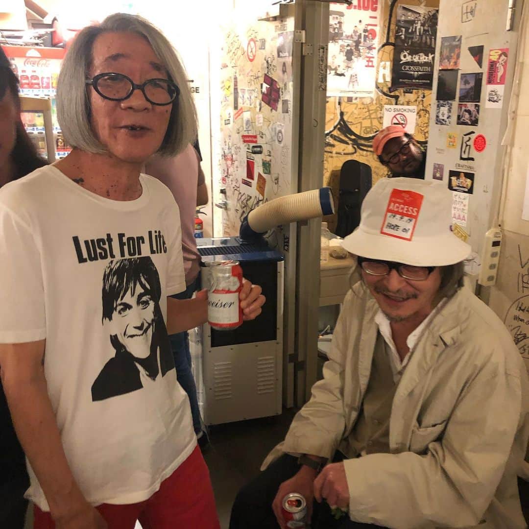 いとうせいこうのインスタグラム：「今日は至福の時を過ごしました。舞台上にピアニカ前田。客席大向こうにこだま和文。二人の国宝。」