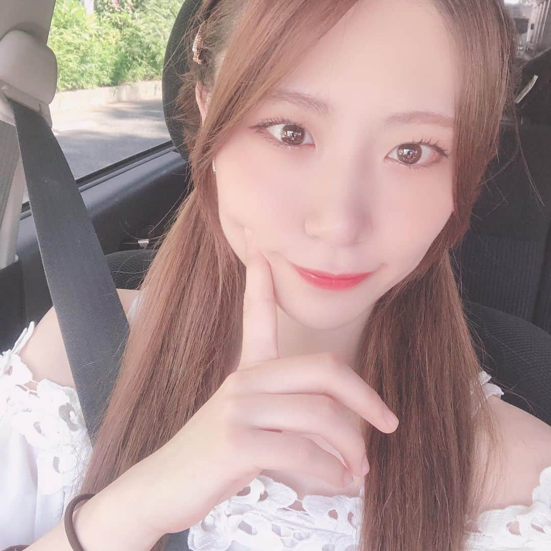 のインスタグラム：「今日はランチして、秋葉原でSDカードとか買ったあと、 長崎のライブした帰り預けた楽器類をとりにいってきたよ😊🍎 . . Twitter➡️akaringobass . . #dailylook #fashion #ootd #music #musician #bass #bassguitar #acdc  #bassist #japanesegirl #japan #follow #pink #koreanfashion #bassgram #groove #slapbass #basssolo #YouTube #youtuber #bass #ベース #ベース女子 #red #akaちゃんねる #fender #gibson」