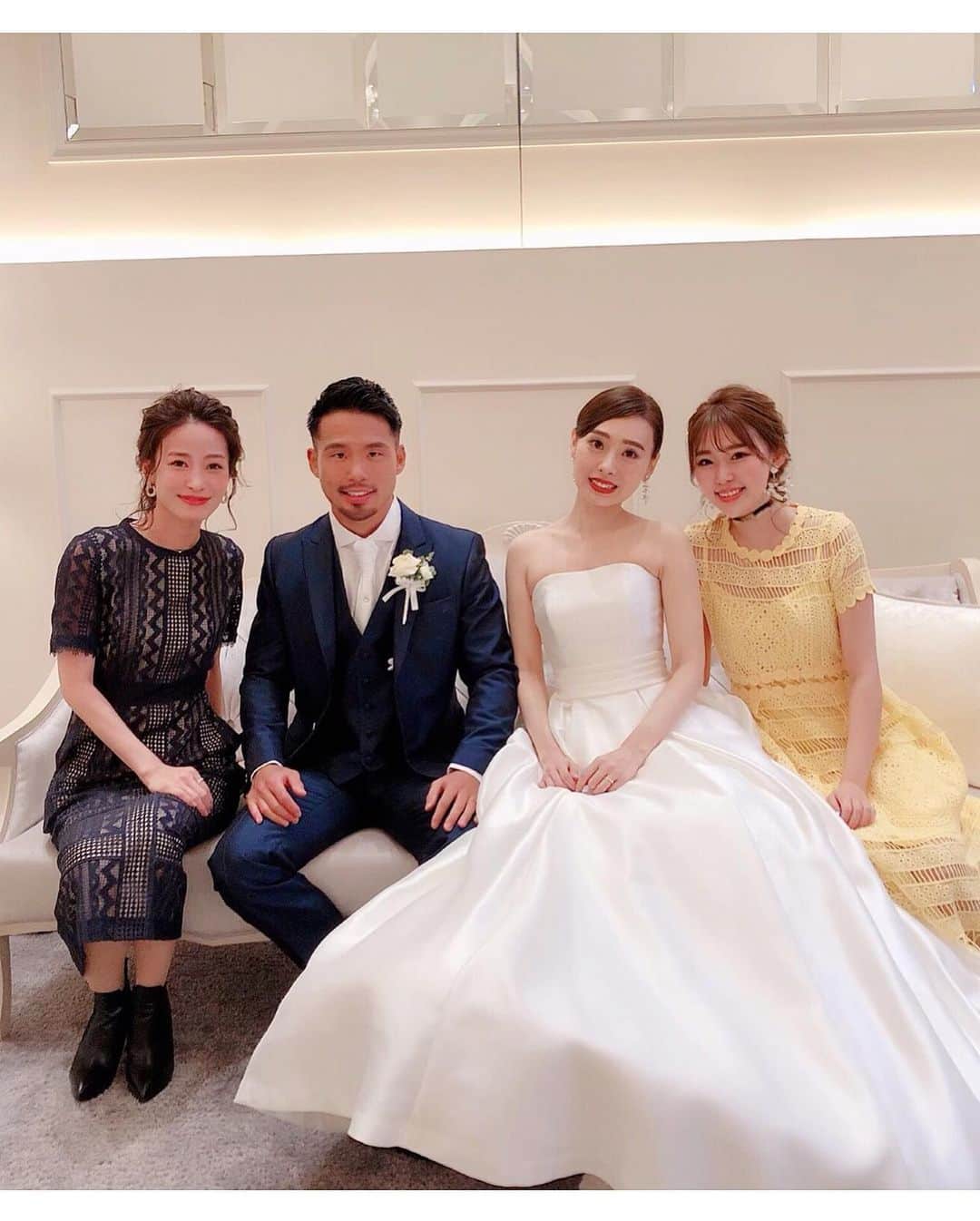 藤川沙弥さんのインスタグラム写真 - (藤川沙弥Instagram)「𝐻𝒶𝓅𝓅𝓎 𝒲𝑒𝒹𝒹𝒾𝓃𝑔𓂃𓂂𓅯﻿ ﻿ 先日、楽しみで仕方なかった﻿ 大好きな @nanase_kubo の結婚式へ💒✨﻿ ﻿ 仕事では尊敬する大先輩。﻿ プライベートでは大好きが止まらない﻿ 大切な友達です💗﻿ ﻿ 七瀬の幸せそうな満面の笑顔が沢山見れて﻿ この日は各所でひたすら泣いてました😭笑﻿ もぅうっとりするくらい綺麗すぎて輝いてて、﻿ あえて、シンプルなウェディングドレスを﻿ 着こなしていて美しかったぁ…🥺❤️﻿ 絶対見たいって話してた、﻿ 七瀬のマーメイドドレス姿も最高。🧜🏻‍♀️✨😍﻿ ﻿ この日は一日中、﻿ 皆が幸せな空気に包まれてたなぁ😌🌷﻿ ﻿ ﻿ 楽しい彼と最高にハッピーな家庭を作ってね💐﻿ 末永くお幸せに😍❤️❤️❤️﻿ ﻿ ﻿ メモに文を書き出してたら、びっくりするくらい﻿ めちゃくちゃ長文になっちゃったから﻿ それはまた個人的に伝えよう🕊📮﻿ ﻿ ﻿」9月19日 23時59分 - s_a_y_a_p_i