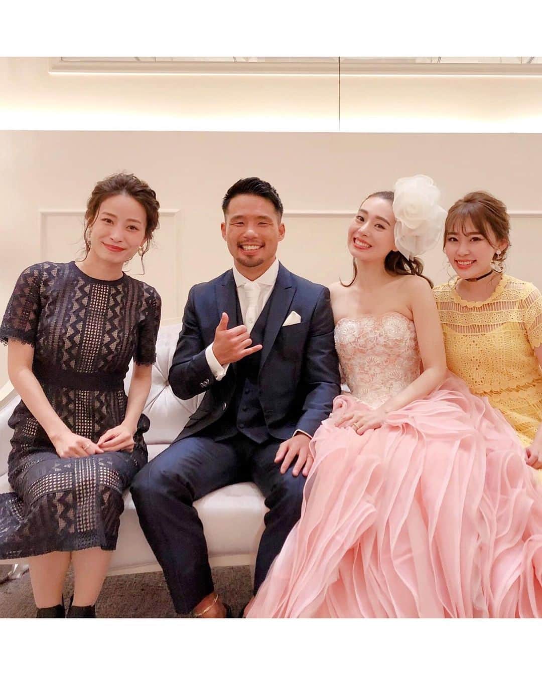 藤川沙弥さんのインスタグラム写真 - (藤川沙弥Instagram)「𝐻𝒶𝓅𝓅𝓎 𝒲𝑒𝒹𝒹𝒾𝓃𝑔𓂃𓂂𓅯﻿ ﻿ 先日、楽しみで仕方なかった﻿ 大好きな @nanase_kubo の結婚式へ💒✨﻿ ﻿ 仕事では尊敬する大先輩。﻿ プライベートでは大好きが止まらない﻿ 大切な友達です💗﻿ ﻿ 七瀬の幸せそうな満面の笑顔が沢山見れて﻿ この日は各所でひたすら泣いてました😭笑﻿ もぅうっとりするくらい綺麗すぎて輝いてて、﻿ あえて、シンプルなウェディングドレスを﻿ 着こなしていて美しかったぁ…🥺❤️﻿ 絶対見たいって話してた、﻿ 七瀬のマーメイドドレス姿も最高。🧜🏻‍♀️✨😍﻿ ﻿ この日は一日中、﻿ 皆が幸せな空気に包まれてたなぁ😌🌷﻿ ﻿ ﻿ 楽しい彼と最高にハッピーな家庭を作ってね💐﻿ 末永くお幸せに😍❤️❤️❤️﻿ ﻿ ﻿ メモに文を書き出してたら、びっくりするくらい﻿ めちゃくちゃ長文になっちゃったから﻿ それはまた個人的に伝えよう🕊📮﻿ ﻿ ﻿」9月19日 23時59分 - s_a_y_a_p_i