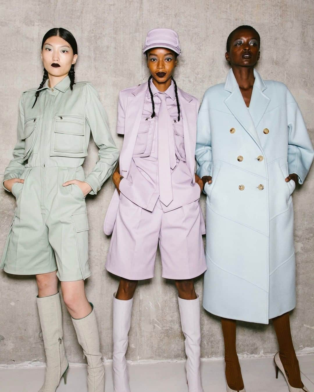 Vogue Runwayさんのインスタグラム写真 - (Vogue RunwayInstagram)「Spring 2020 is all about head-to-toe, total-look pastels for @MaxMara, whose latest collection showed today during #MFW. Tap the link in our bio to see every look from the runway. Photographed by @coreytenold」9月20日 0時00分 - voguerunway