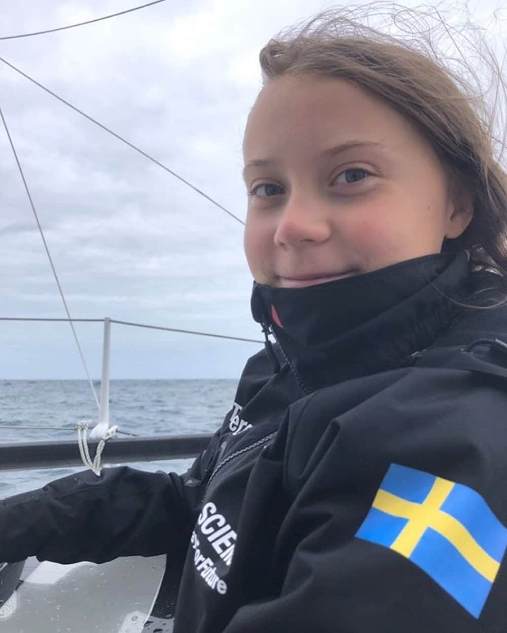 ヒラリー・クリントンさんのインスタグラム写真 - (ヒラリー・クリントンInstagram)「One of my favorite #gutsywomen: @GretaThunberg, the 16-year-old Swedish activist whose school strikes for climate action have inspired a global climate strike that will start tomorrow. (Join an event near you!) ⁣ ⁣ "I know so many people who feel hopeless," Greta has said about the climate crisis. "They ask me, ‘What should I do?' And I say: ‘Act. Do something.’ Because that is the best medicine against sadness and depression.”」9月20日 0時02分 - hillaryclinton