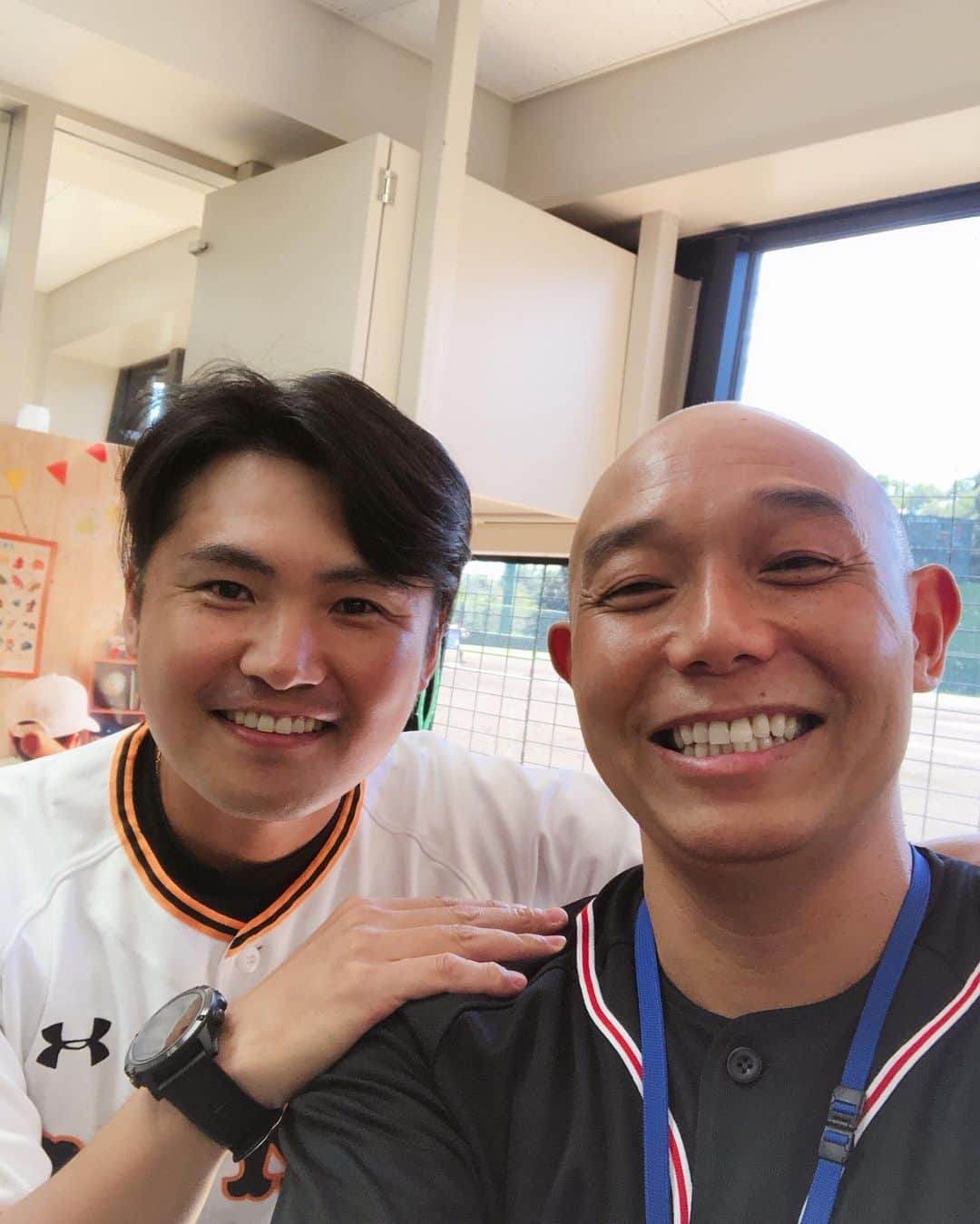 そうすけさんのインスタグラム写真 - (そうすけInstagram)「ジャイアンツ球場で久しぶりの再会 元気そうで何よりです！  #ジャイアンツ球場 #読売ジャイアンツ #giants  #杉内俊哉 コーチ #投手コーチ #プロ野球 #独立リーグ #ルートイン #BCリーグ #KIZUNA #絆 #選抜チーム #野球 #綺麗な球場 #気持ちいい天気 #初めてジャイアンツ球場に行った #試合は11対1でBCリーグ選抜の勝利 #NPBでも通用するであろう選手が何人も #ドラフトが楽しみ #そうすけ」9月20日 0時22分 - sosuke_hagedayo