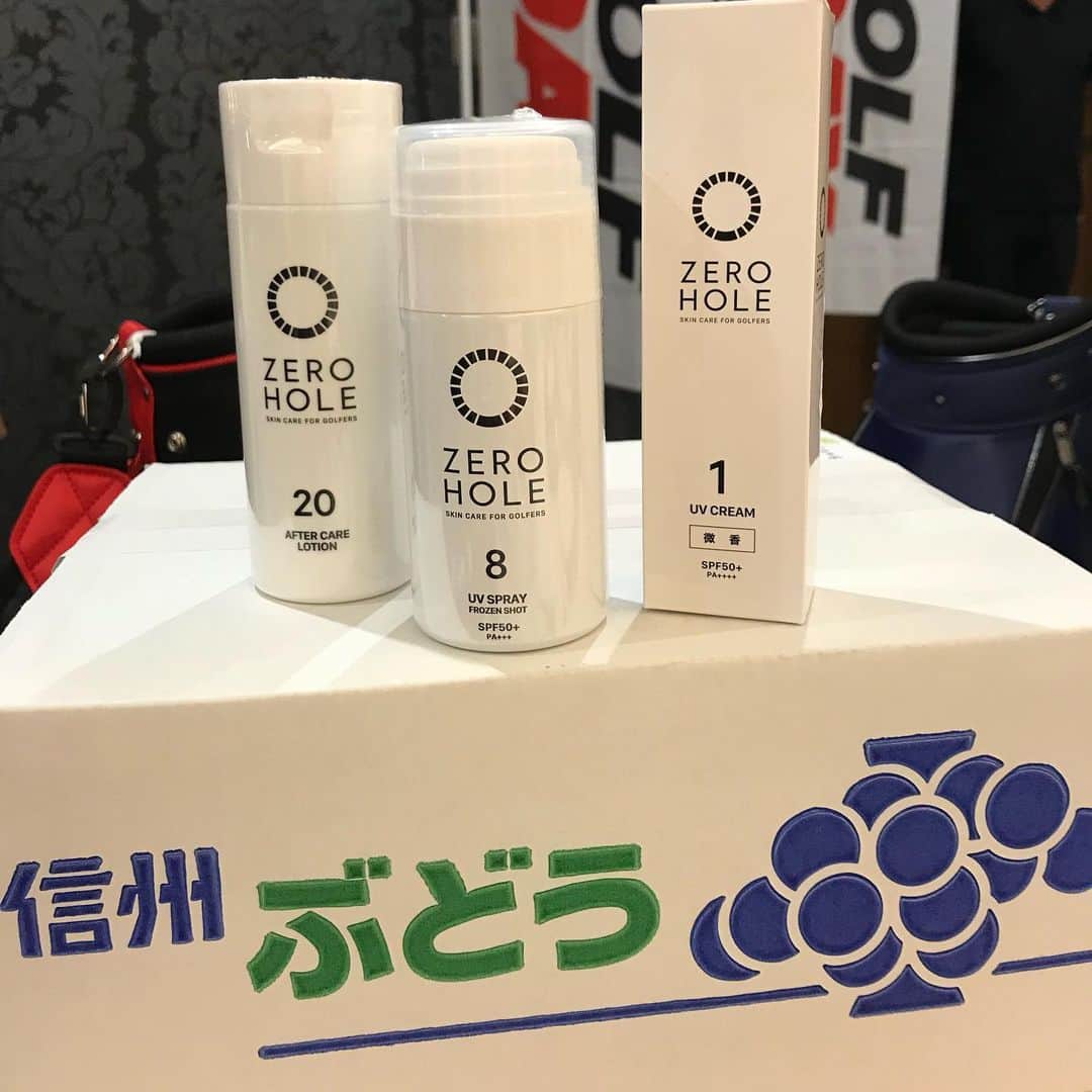 にゃんさんゴルフさんのインスタグラム写真 - (にゃんさんゴルフInstagram)「. . バーディーズカップ第7戦🏌️‍♀️ #GTBCUP . . ちーちゃんが来てくれました♡ 朝は天気良かったんだけど途中から 雷と雨がー😂⚡️ 落雷近くであって怖かった⚡️ . . 避難小屋で ゆいちゃんとモアサちゃんと一緒になったよ♡⚡️ . . ボール生還ゲームも 無事生還🥎 #srixon . . チップインとかあって ベスグロ、準優勝でした🥈 . 参加者の皆さんありがとうございました^_^ . #golf #GTバーディーズ #ゴルフトゥデイ #golfgirl #ladiesgolf #golfhotties #golfbabes #golflife #golfstagram #lovegolf #cute #golfer #ゴルフ #ゴルフ女子 #ゴルフ大好き#instagolf #スポーツ女子 #골프 #모델 #한국  #高尔夫球 #golfswing #バーディーズカップ#golfvideo #ベスグロ#100切り#紫カントリークラブ #vg_fashion」9月20日 0時14分 - miiiii0228