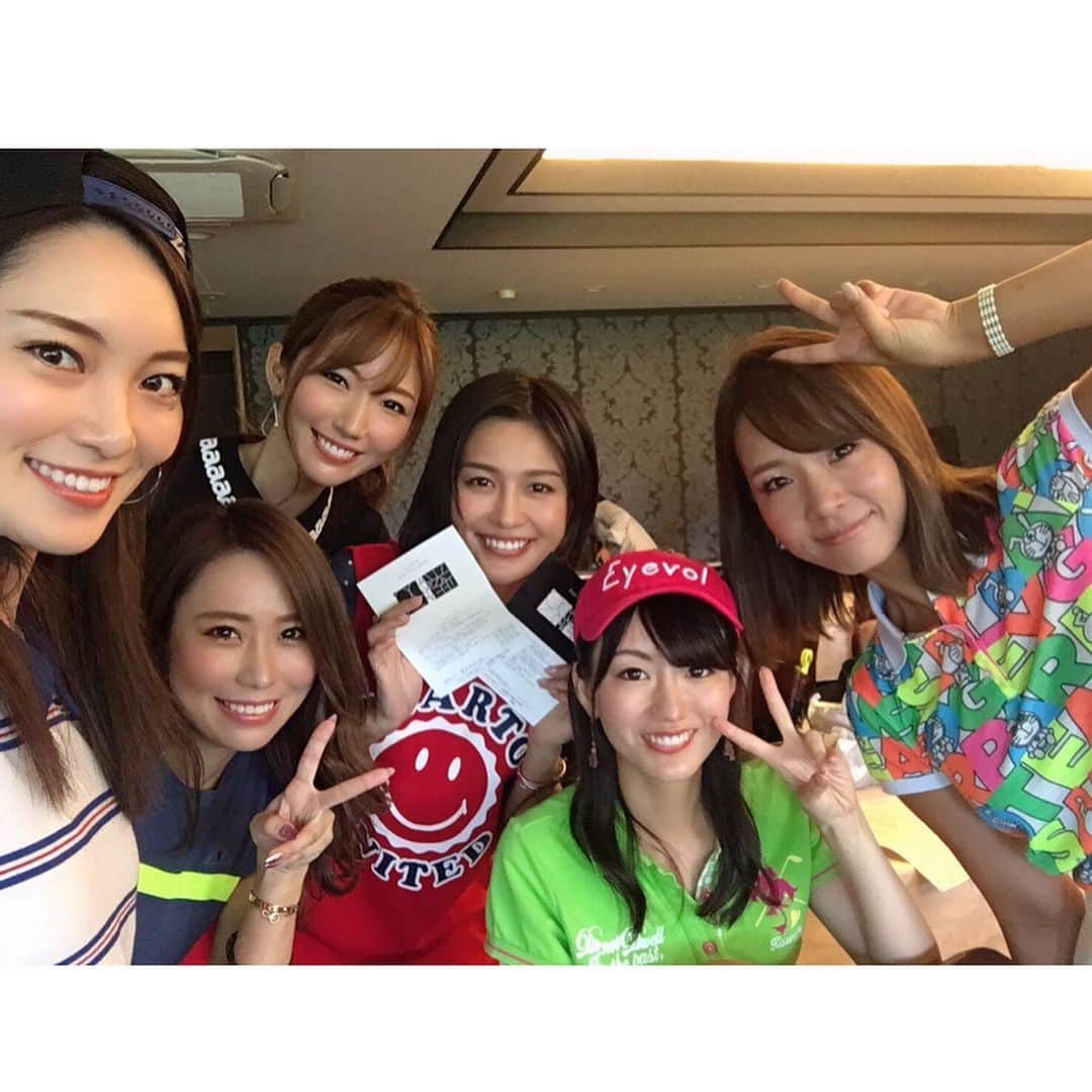 にゃんさんゴルフさんのインスタグラム写真 - (にゃんさんゴルフInstagram)「. . バーディーズカップ第7戦🏌️‍♀️ #GTBCUP . . ちーちゃんが来てくれました♡ 朝は天気良かったんだけど途中から 雷と雨がー😂⚡️ 落雷近くであって怖かった⚡️ . . 避難小屋で ゆいちゃんとモアサちゃんと一緒になったよ♡⚡️ . . ボール生還ゲームも 無事生還🥎 #srixon . . チップインとかあって ベスグロ、準優勝でした🥈 . 参加者の皆さんありがとうございました^_^ . #golf #GTバーディーズ #ゴルフトゥデイ #golfgirl #ladiesgolf #golfhotties #golfbabes #golflife #golfstagram #lovegolf #cute #golfer #ゴルフ #ゴルフ女子 #ゴルフ大好き#instagolf #スポーツ女子 #골프 #모델 #한국  #高尔夫球 #golfswing #バーディーズカップ#golfvideo #ベスグロ#100切り#紫カントリークラブ #vg_fashion」9月20日 0時14分 - miiiii0228