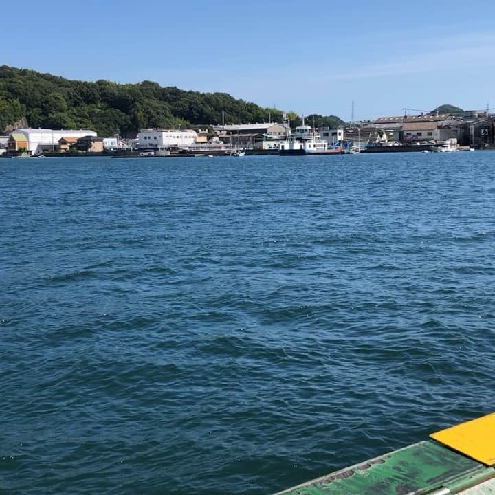 丸山ゴンザレスのインスタグラム：「船旅動画 運賃100円払いました。」