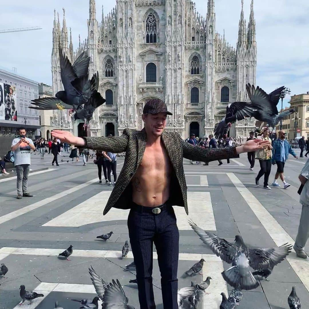 ディプロさんのインスタグラム写真 - (ディプロInstagram)「Fashion week, some days your a pigeon and some days you're a statue」9月20日 0時44分 - diplo