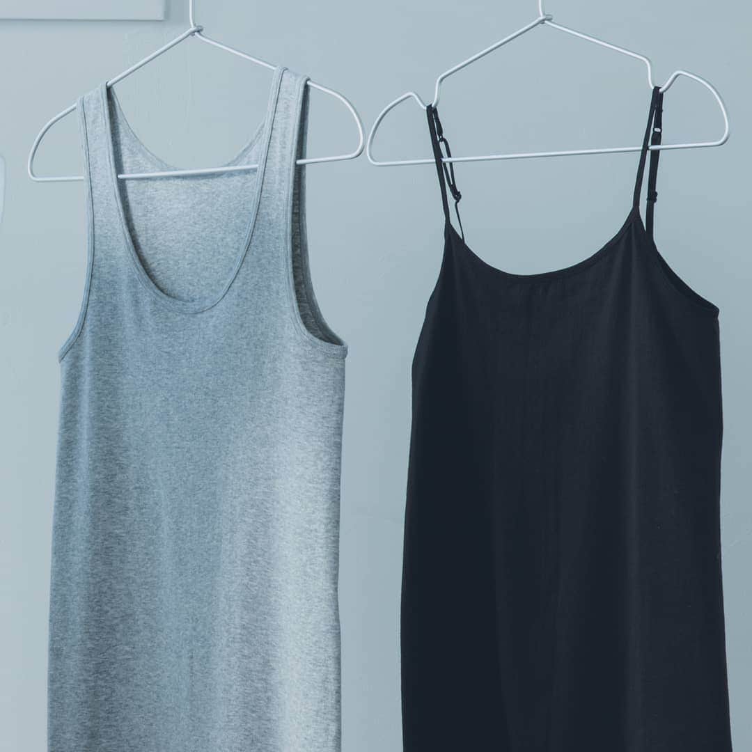 MUJI USAさんのインスタグラム写真 - (MUJI USAInstagram)「Layer seamlessly. The 2 Pack Tank Tops, Camisoles, and T-Shirts are made without side seams for extra comfort., making them the perfect layering piece.  Shop Men’s 2 Pack T-Shirts and Women’s 2 Pack Tanks & Camis in stores and online. #muji #mujiusa #apparel #basics」9月20日 1時00分 - mujiusa