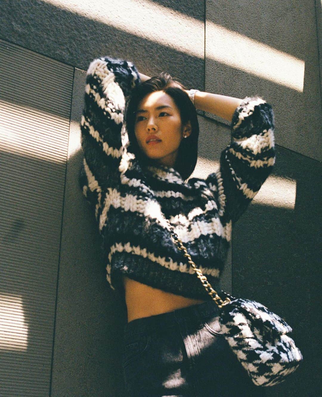リウ・ウェンのインスタグラム：「Going old school 📸」