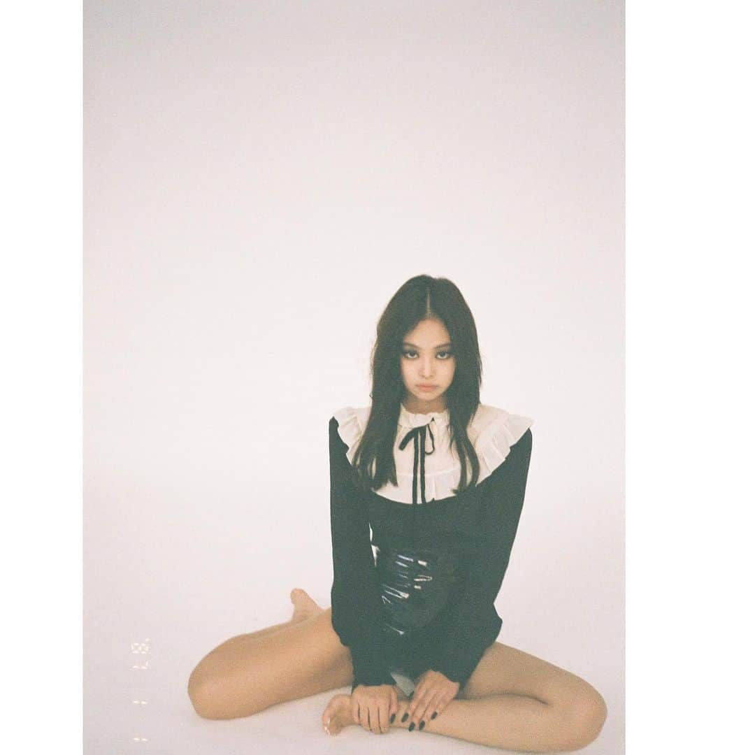 ジェニーさんのインスタグラム写真 - (ジェニーInstagram)「In film too」9月20日 1時10分 - jennierubyjane