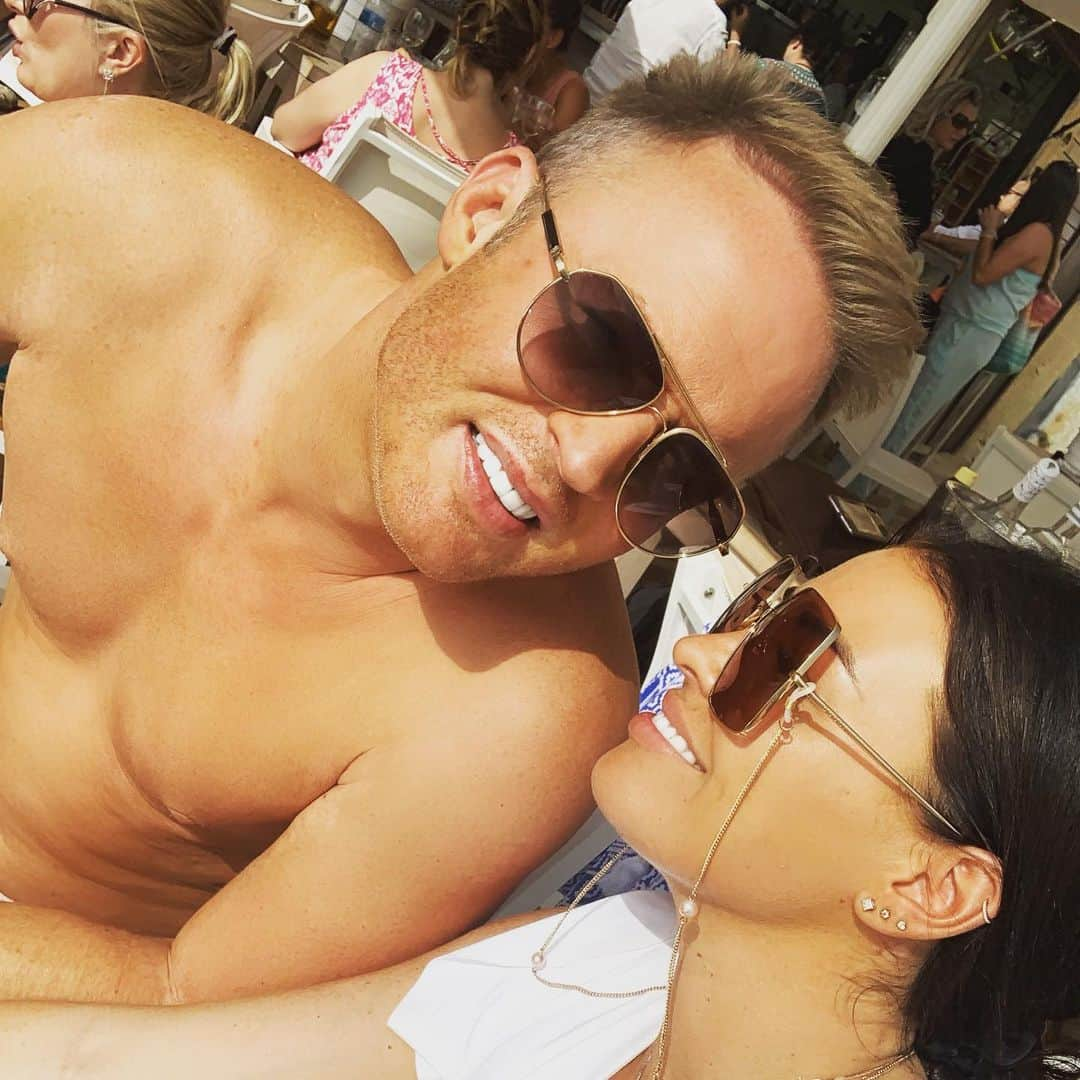 Jessica Wrightさんのインスタグラム写真 - (Jessica WrightInstagram)「Ending the summer on a massive high, another amazing trip filled with love & laughter as always 💖🍹🍾🍝☀️🌍👙👫」9月20日 1時23分 - jesswright77