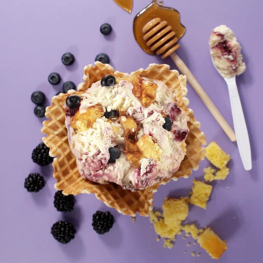コールド・ストーン・クリーマリーのインスタグラム：「This Creation is going to be your Jam! Honey Cornbread & Blackberry Jam Ice Cream tastes just like freshly baked cornbread with a sweet smear of blackberry jam mixed with Cornbread, Honey and Blueberries.」