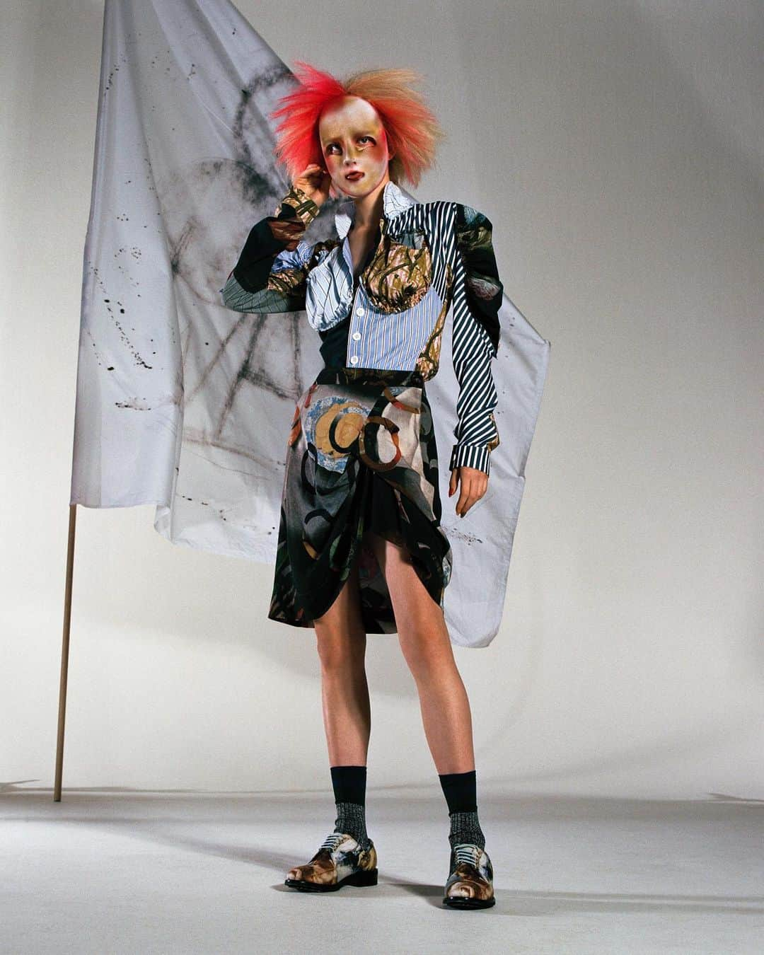 ヴィヴィアンウエストウッドさんのインスタグラム写真 - (ヴィヴィアンウエストウッドInstagram)「The #VivienneWestwood Spring/Summer 2020 collection #VWSS20 shot by @hugocomte . View the full collection - link in bio.」9月20日 2時08分 - viviennewestwood