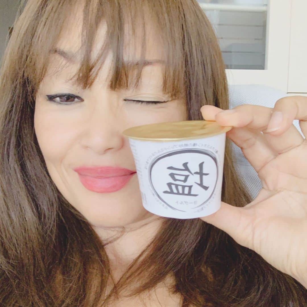 のインスタグラム：「Taste So Good!! 美味しか〜〜〜 川中島の桃と初めて食した塩ヨーグルト✨ この美味さにびっくり！そして安心していただける！ 世界遺産スペイン・イビサ島の「地中海一きれいな海の塩（純白な未精製塩）」を配合して、体に優しく、美味しいプロバイオティクス塩ヨーグルト♪ ちょっぴりしょっぱい塩加減のヨーグルト！口に運ぶたびにハマってこれはクセになる！ #ポシドニアジャパン  #yogurt #nohormones #ibiza #spain #salt #塩ヨーグルト  #イビサ #イビザ #ibiza #海塩 #塩 #無添加 #ノンホモ #美容と健康 #美容 #健康 #ダイエット #ヨーグルト #日本初 #限定 #限定品  #ポシドニアジャパン  @astro.hp  www.posidonia.jp #thankyou 👏」