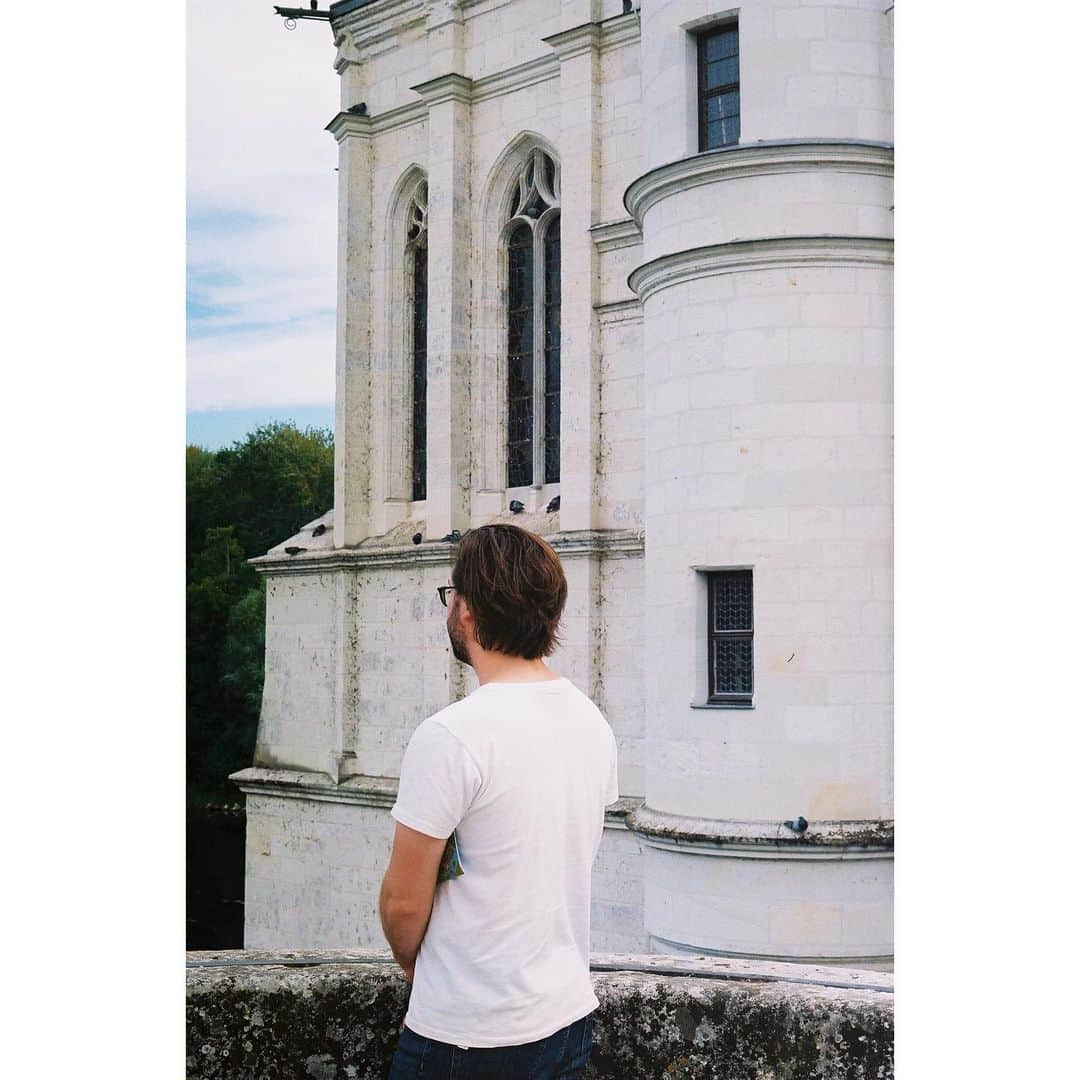 ローラ・スペンサーのインスタグラム：「We’ll never be Royals #35mm #loirevalley #filmphotography #canonae1program #chenonceaucastle」