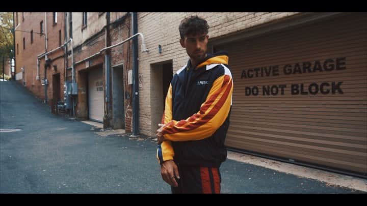 ペリーエリスのインスタグラム：「Get out and discover your city. @wondr94 explores the streets of downtown Durham, NC wearing the #PerryEllisAmerica capsule 3 collection. 🎥 @aliusdesignco 🎵 ‘All for You’ - @wondr94」