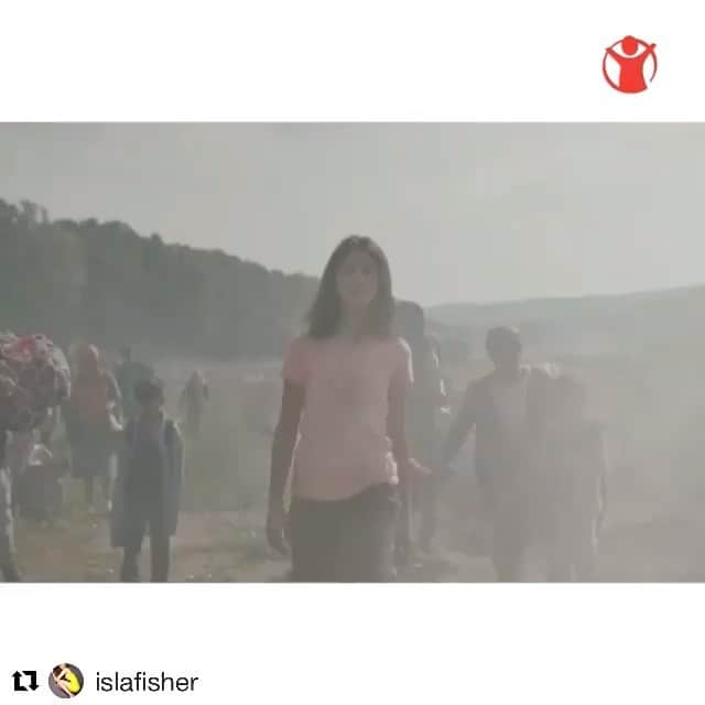 アナベル・ウォーリスのインスタグラム：「A better world is possible for ALL children. #iamthefuture @savethechildren  Reposted form @islafisher ❤️」