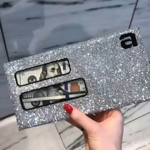 アレキサンダー・ワンのインスタグラム：「$ WANG $ IN $ THE $ WILD」