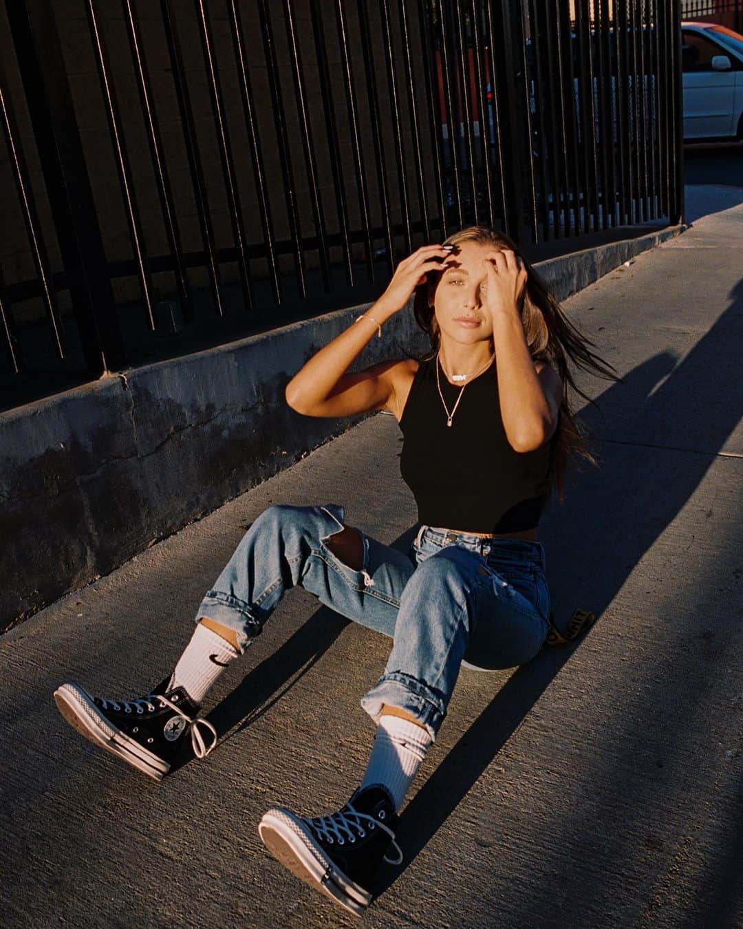 Bryant Eslavaさんのインスタグラム写真 - (Bryant EslavaInstagram)「we pulled over to take these photos during golden hour // @emmachamberlain ✨」9月20日 3時37分 - bryant