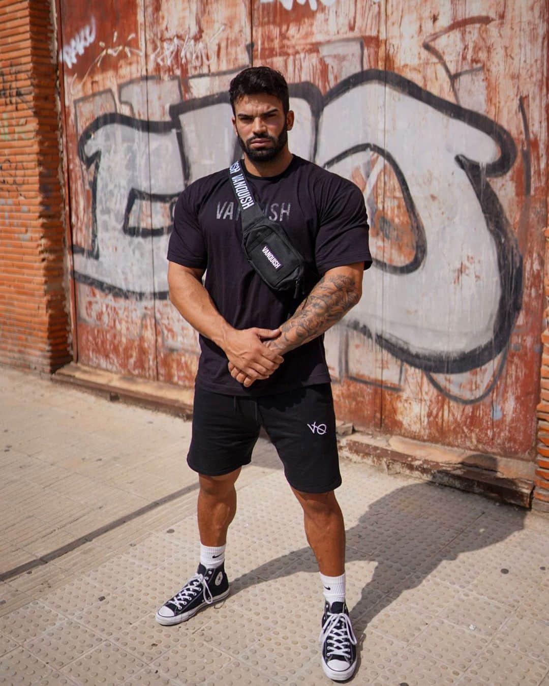Sergi Constanceさんのインスタグラム写真 - (Sergi ConstanceInstagram)「New drops @vqfit - Cross body bag dropping 23rd september.  Save the date to get yours. #vqfit #vanquish」9月20日 3時40分 - sergiconstance