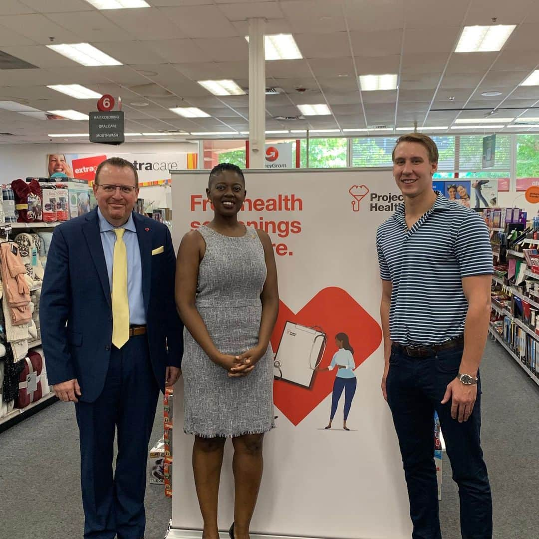 チェイス・カリシュのインスタグラム：「I’m in #Atlanta today with @CVSHealth to see how #ProjectHealth is helping people stay healthy with free #health screenings. Visit www.cvs.com/projecthealth to find an event near you #sponsored」