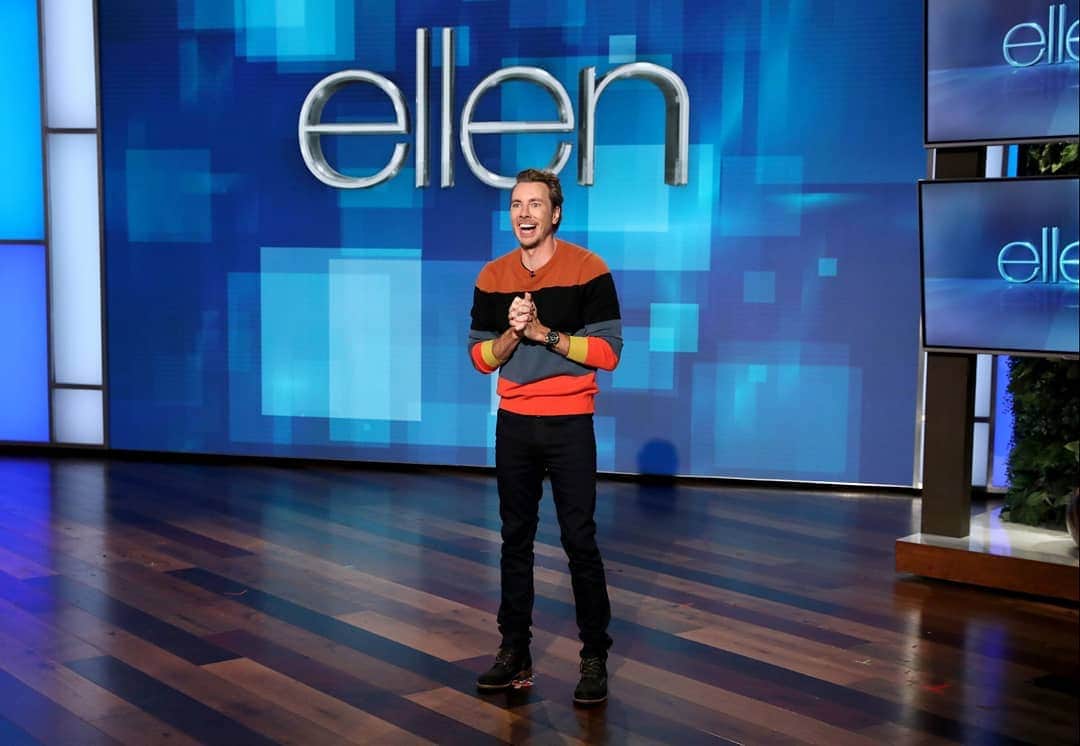 ダックス・シェパードさんのインスタグラム写真 - (ダックス・シェパードInstagram)「I'm your host today on @theellenshow !!!! SOOOO much fun. I can see why Ellen has done this several thousand times :)」9月20日 4時24分 - daxshepard