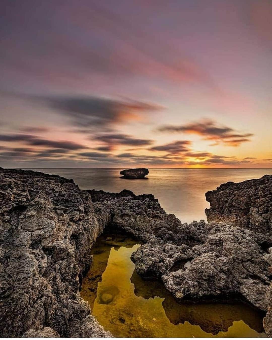 のインスタグラム：「Enjoy the view of Menorca, the beautiful mediterran island by @ramonsilvela at @igersmenorca 😍🙌📸 #igersMenorca #igersbaleares #igersspain」