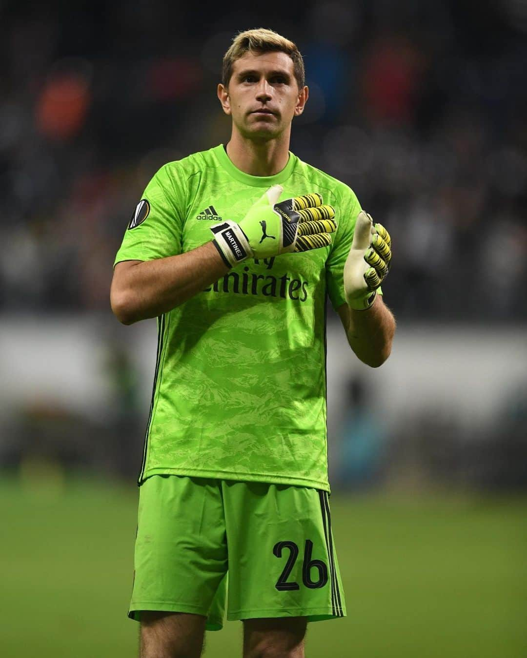 ダミアン・マルティネスさんのインスタグラム写真 - (ダミアン・マルティネスInstagram)「3 points ✅  Fans ✅ Clean sheet ✅  Great start in the @europaleague campaign 🔥」9月20日 4時53分 - emi_martinez26