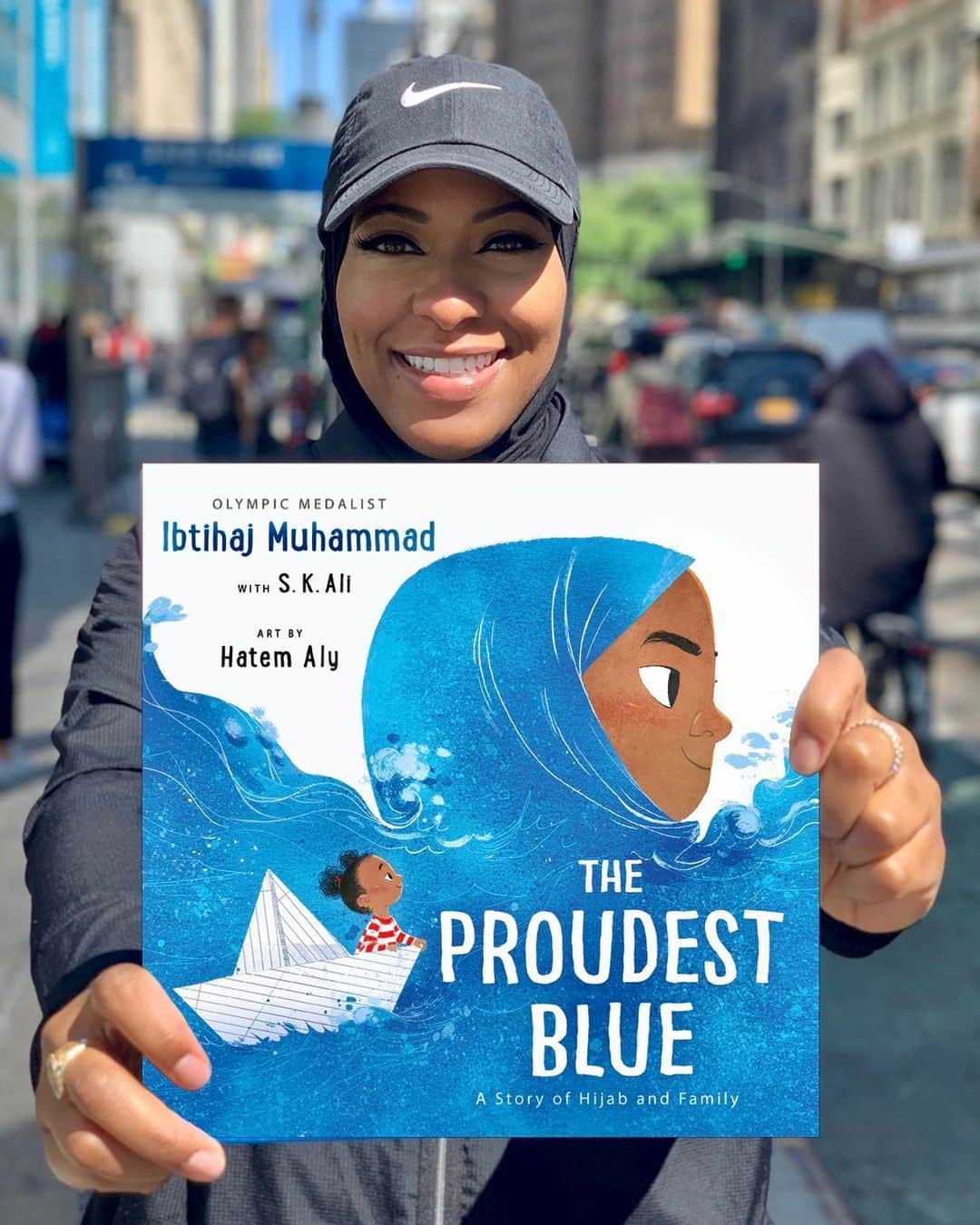 イブテハージ・ムハンマドさんのインスタグラム写真 - (イブテハージ・ムハンマドInstagram)「WOW! New York Times Best Seller!! Alhamdulillah! Congrats to my squad @skalibooks and @metahatem for helping create this amazing work of art #TheProudestBlue and a huge thank you to everyone who loves this book as much as we do! Humbled and grateful! “Which of the favors of your Lord would you deny?” 55:13 💙 #blessings」9月20日 5時07分 - ibtihajmuhammad