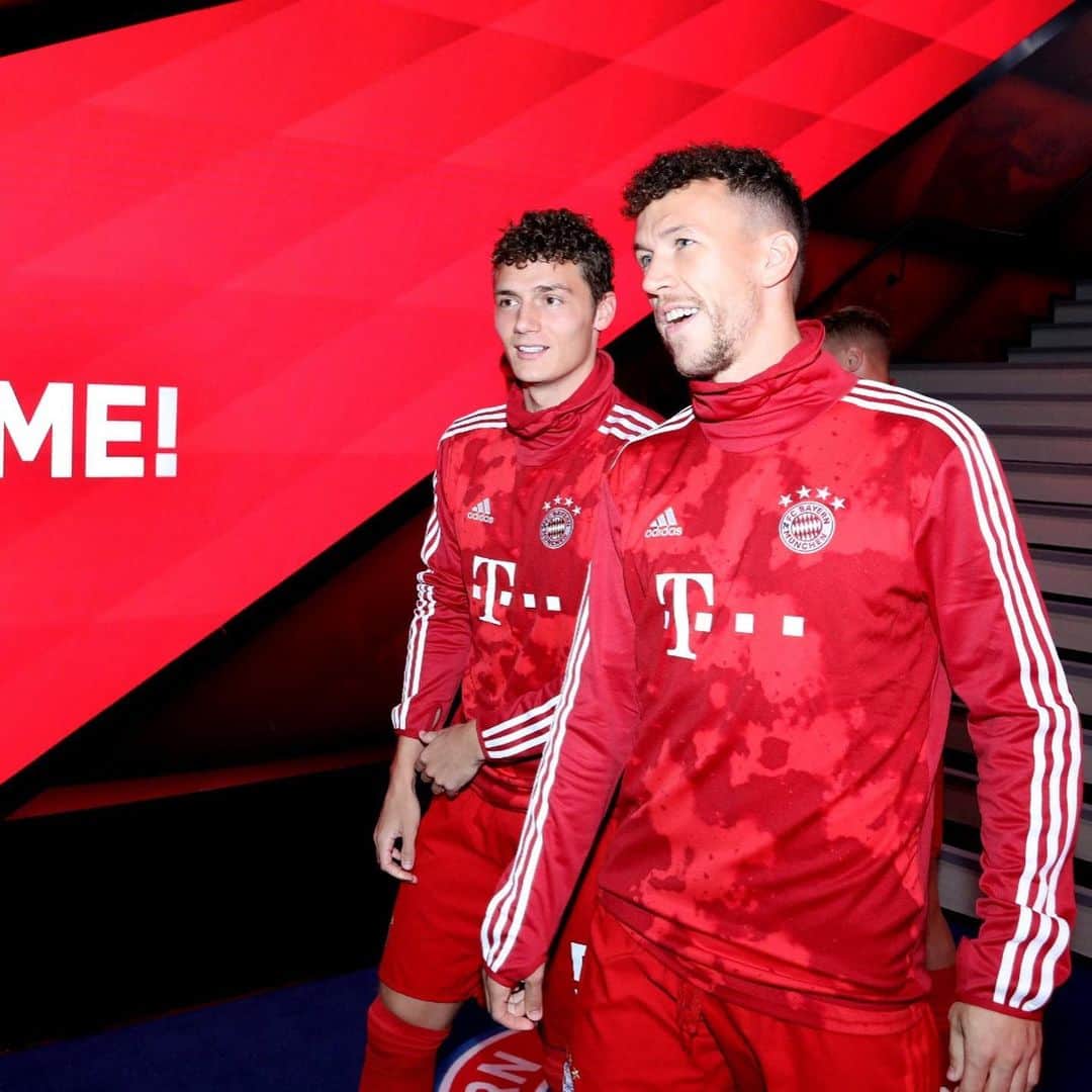 イヴァン・ペリシッチのインスタグラム：「💪🏼🙏🏼⚽️」
