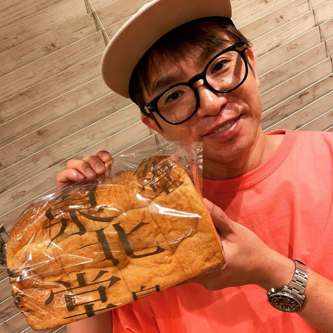 濱口優さんのインスタグラム写真 - (濱口優Instagram)「#泉北堂 #食パン #届きました #モチとして #美味しい」9月20日 15時47分 - hamaguchi_masaru