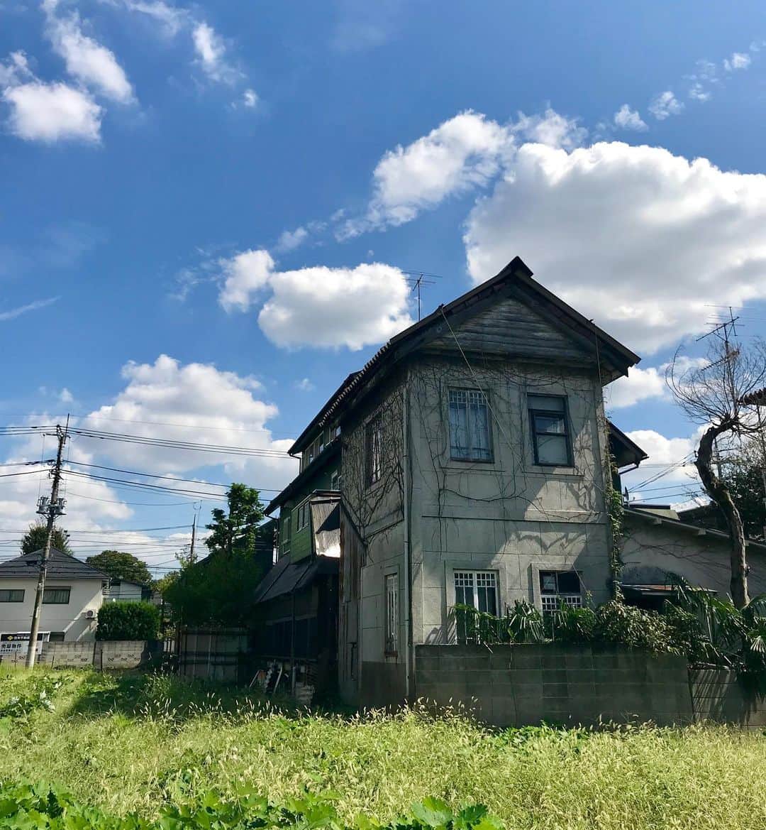 のインスタグラム：「吉祥寺の住宅街の中でジブリみのある景色見つけた。」