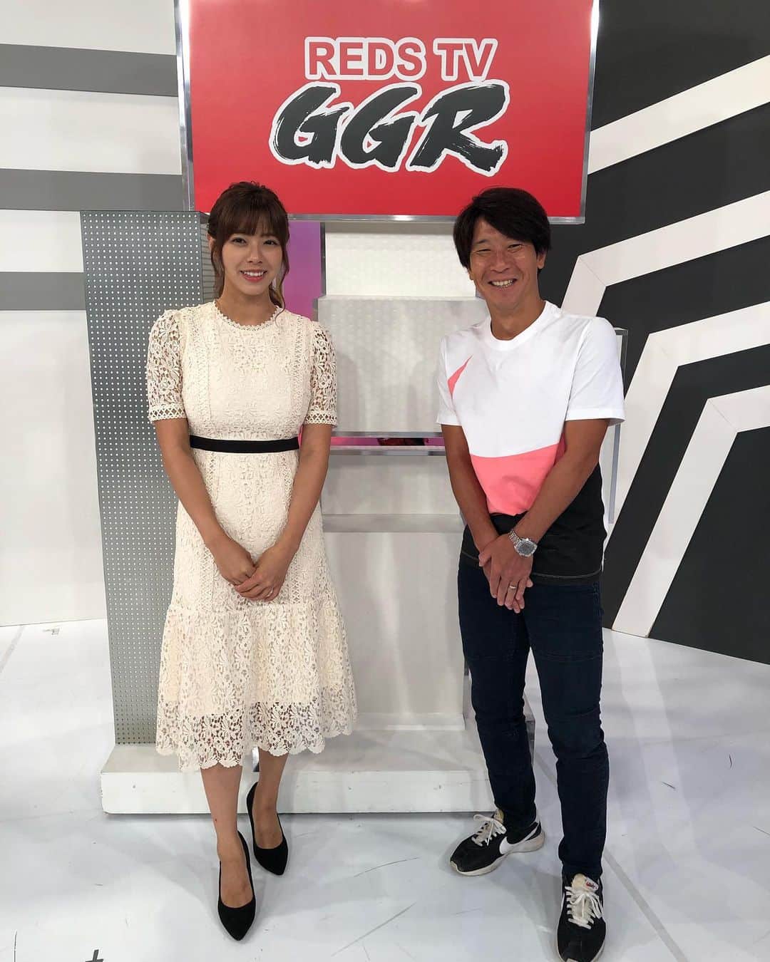 のインスタグラム：「夜11時からテレ玉GGR！セレッソ大阪戦、上海上港戦、レッズレディース、盛りだくさんです😊 そして、同じポーズ😆 #テレ玉 #GGR #浦和レッズ #レッズレディース #わちみなみ #フリーキックの壁ではない #隠したかっただけ」