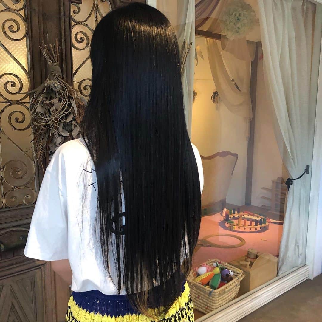 SATOKOさんのインスタグラム写真 - (SATOKOInstagram)「お友だちのおススメで美容院で髪をサラサラにトリートメントしてもらったらハンパない！ もはや魔法だ… #milial #haircut #鶴見」9月20日 16時04分 - fc_satoko