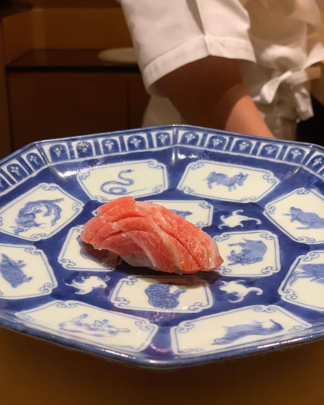 春名亜美さんのインスタグラム写真 - (春名亜美Instagram)「8ヶ月待った、さいとうさん🍣 お寿司ももちろんズバ抜けて美味しいのだけれど、お寿司の前に食べるつまみたちが涙出るほど美味しい😭 幸せだった ・ ・ ・ #鮨さいとう #さいとう」9月20日 16時12分 - amiharunaami