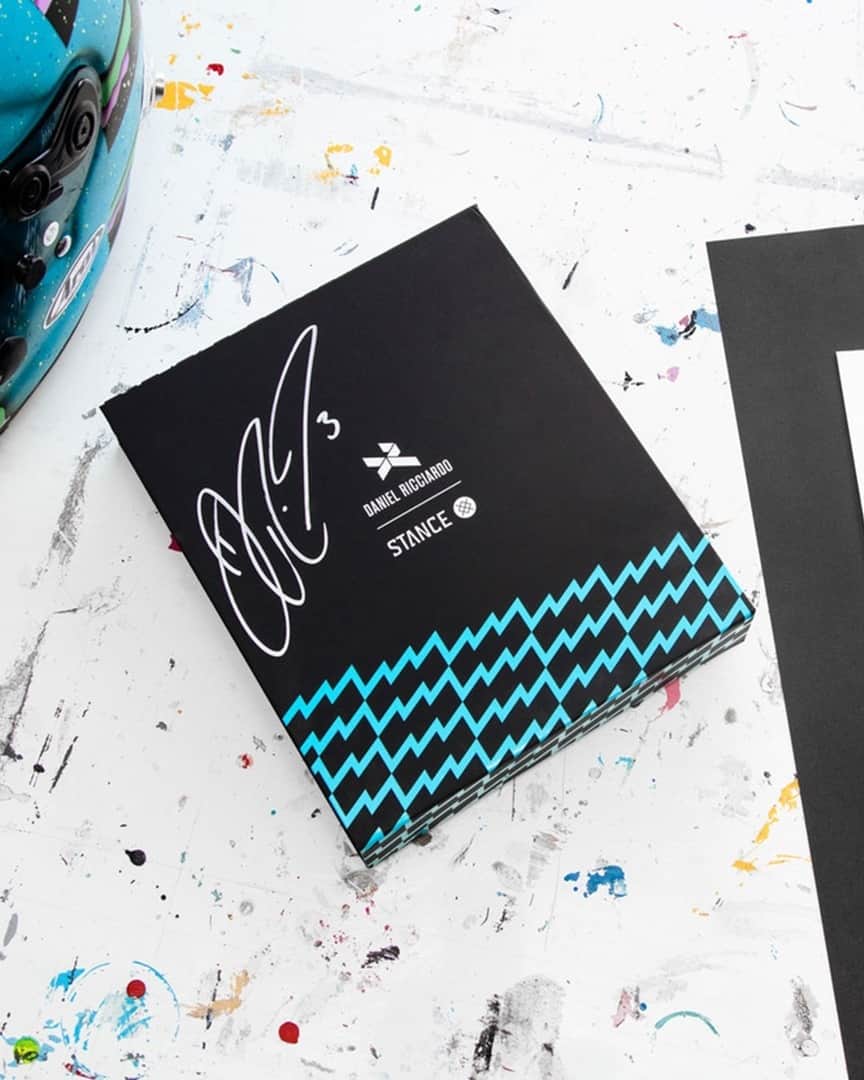Stanceさんのインスタグラム写真 - (StanceInstagram)「The Honey Badger's favorite food 🍽️ @danielricciardo autographed one limited edition box set from his signature collection, and we're giving it away to one lucky fan. All you have to do is be the first to correctly name Daniel's favorite meal. 🤔 HINT: the correct answer can be found somewhere in our IG profile. Good luck! #punksandpoets」9月20日 8時00分 - stanceofficial