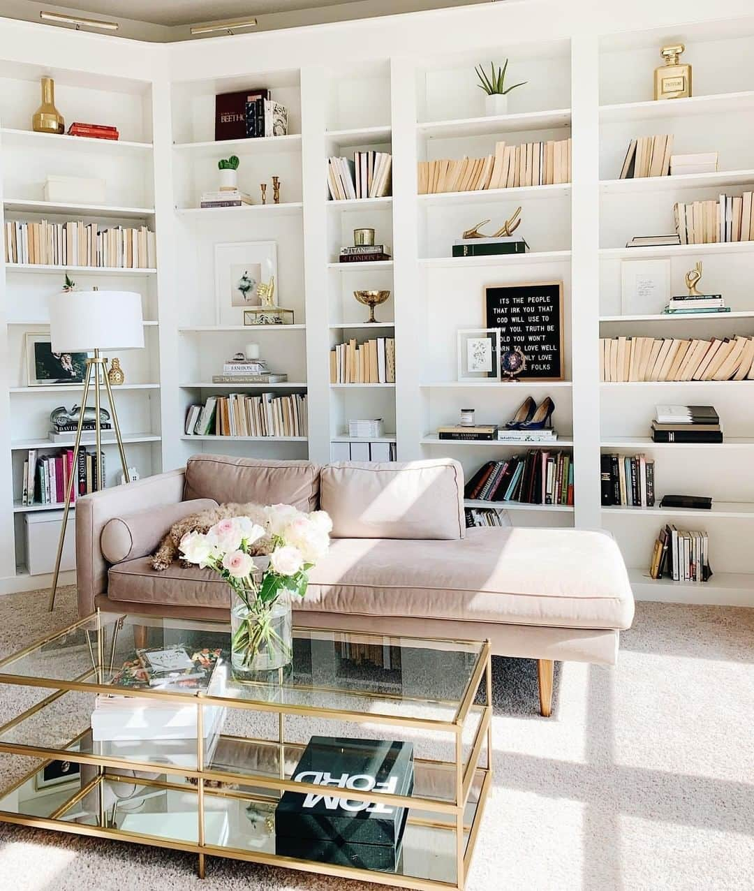 west elmさんのインスタグラム写真 - (west elmInstagram)「Wouldn't mind curling up here with a good book all day long ✨📚 Share your style and tag @westelm! (📷: @kristinabudchanin) #instabooks #librarylife #glamhome」9月20日 8時31分 - westelm