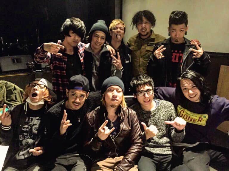 のインスタグラム：「Big up to 彼女 in the Display！！ 共に過ごした日々に感謝と尊敬を！！ 忘れられないような最高の一日を！！ #rookiezispunkd #彼女inthedisplay #kid #live #バンド #バンドマン」