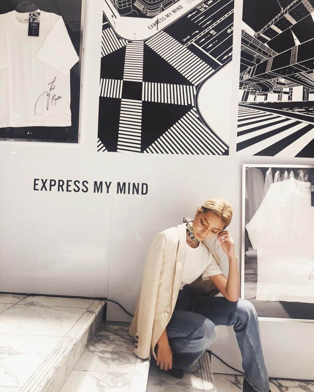 遠山茜子さんのインスタグラム写真 - (遠山茜子Instagram)「jounalstandard × expressmymind “WHITE TEE CITY SERIES” ・ レディースでも着れる白T𖤐 リピしまくり予定☻ ・ #expressmymind#jounalstandard#jsomotesando##fashion#ootd#unisex#collabo #片寄涼太 さん#白T#リピ確」9月20日 8時36分 - akane_016t