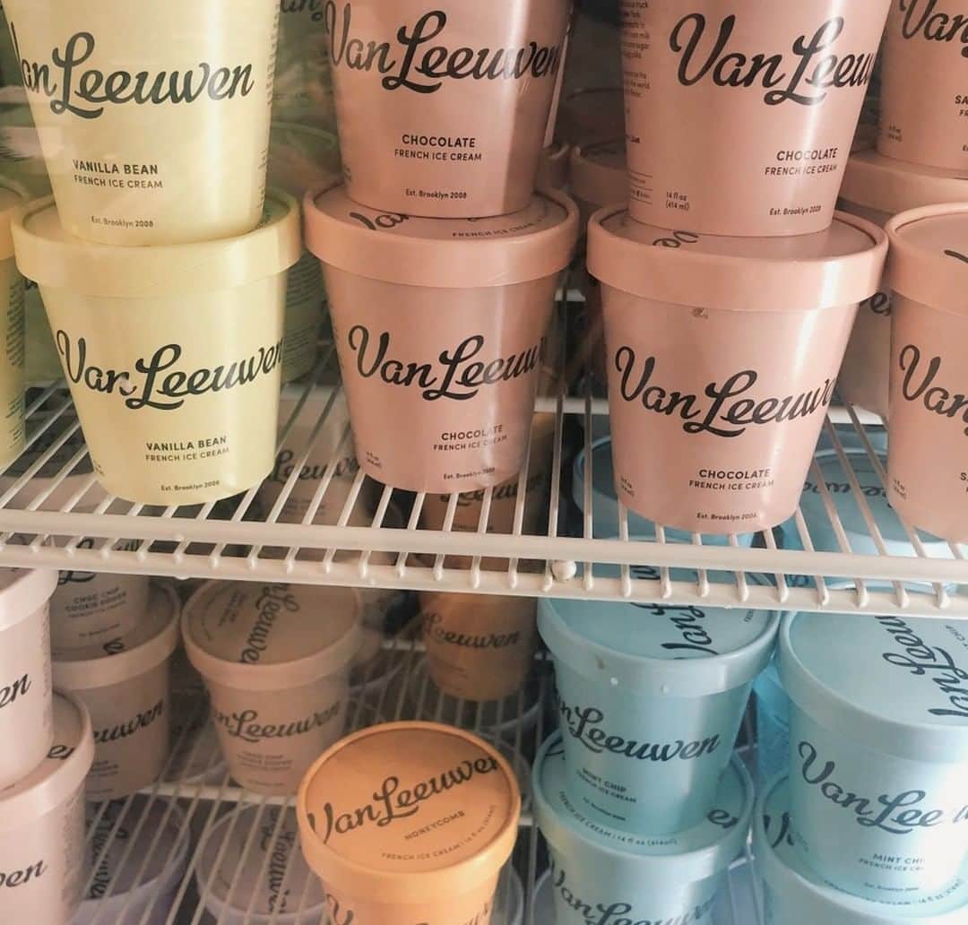 フリーディアのインスタグラム：「Is everyone ready for summer to be over? I feel like it was a blink of an eye! Where did my summer go?⠀⠀⠀⠀⠀⠀⠀⠀⠀ BTW, whats your favorite go to fancy ice cream? Mine is probably Salt and Straw. Yours? ⠀⠀⠀⠀⠀⠀⠀⠀⠀ #icecream #vanleewen #color #colorpalette #colorlove #pastel⠀⠀⠀⠀⠀⠀⠀⠀⠀ *⠀⠀⠀⠀⠀⠀⠀⠀⠀ *⠀⠀⠀⠀⠀⠀⠀⠀⠀ *⠀⠀⠀⠀⠀⠀⠀⠀⠀ 皆、夏は終わる準備できていますか?まばたきしたような、早すぎた気がするこの夏はどこに行きましたか？⠀⠀⠀⠀⠀⠀⠀⠀⠀ BTW、お気に入りのファンシーなアイスクリームはどこに行きますか?私のはたぶんSalt and Strawです。あなたは？」