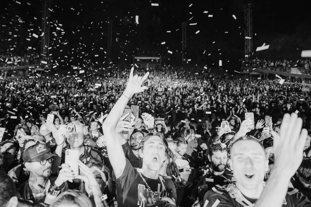 アヴリル・ラヴィーンさんのインスタグラム写真 - (アヴリル・ラヴィーンInstagram)「Greek Theatre. Los Angeles. ⁣⁣⁣ Sept 18. Thank you for the most epic evening. Pure magic. I love you LA.⁣⁣⁣ ✨🌟⭐️💫🌙⚡️」9月20日 9時38分 - avrillavigne