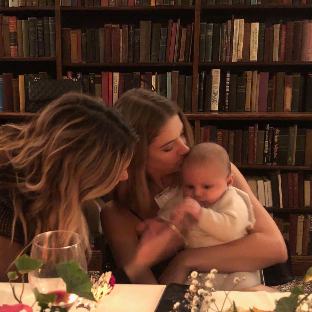 アシュレイ・ベンソンのインスタグラム：「My little mooshie」