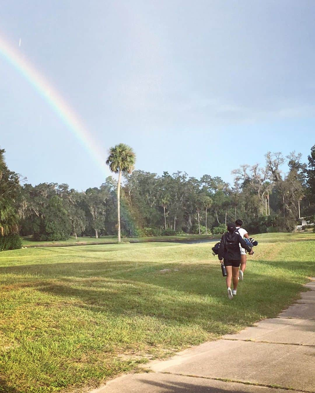 長野未祈さんのインスタグラム写真 - (長野未祈Instagram)「Beautiful rainbow and us🌈👭 #久しぶりにこんな練習できた！ #すごく楽しい #終わった後の虹が凄く綺麗だった #こんなにはっきり見えた虹は初めて #明日はテスト #やるしかない🔥」9月20日 10時09分 - minorinagano