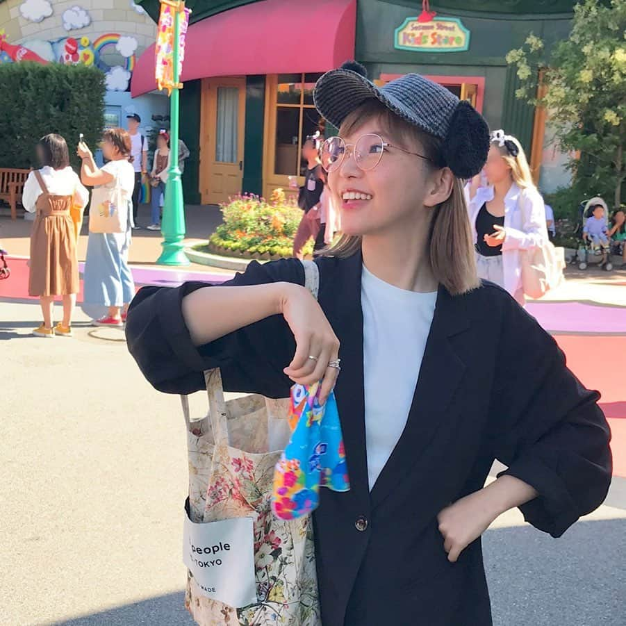 西脇彩華さんのインスタグラム写真 - (西脇彩華Instagram)「＊ @universal_studios_japan 🧸💕👻✨🎃❣️🍬💙 ・ 念願のミニオンカフェっっ ・ 踊るおんな。 視線の先には…エルモ❣️ ・ だいすきなスノーボール😩 #ペット2 ・ #ユニバーサル #ユニバ #日本 #japan #osaka #universalstudiosjapan #遊園地 #HELLOWEEN」9月20日 10時11分 - chapon_930