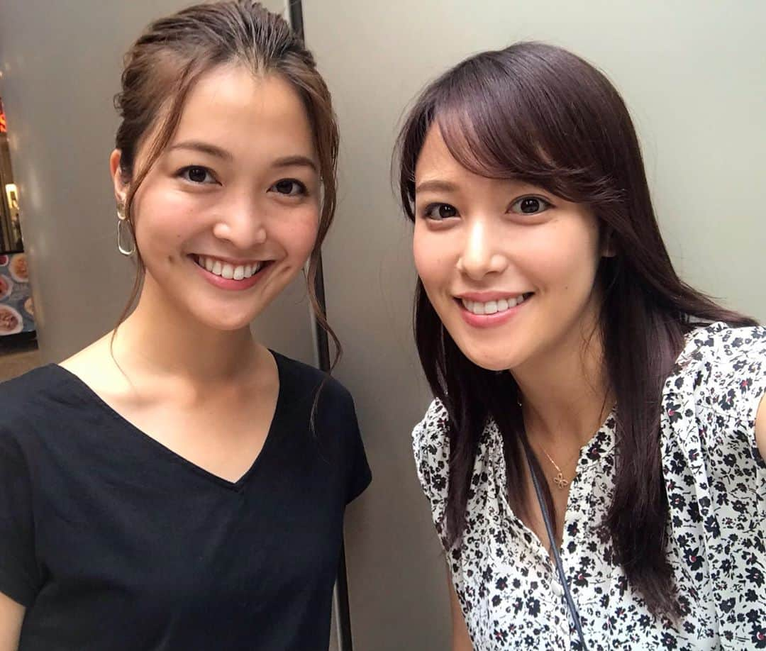 鷲見玲奈さんのインスタグラム写真 - (鷲見玲奈Instagram)「. 昨日は久しぶりに典ちゃんと2人でゆっくり話せました☺️ 考え方や対応の仕方が大人で、いつも話していると勉強になるんです✨ . 実は典ちゃんとは学生時代からの友達👭 テレビ東京で中途採用があるということで、私から「受けてみない？」と連絡したのです✨ まさかこうして同じ番組を担当することになるとは思っていませんでしたが😳 . 最近は現場で一緒になることも増えてきたので、また近々ゆっくり話せたらいいなぁ😊 . . #福田典子 アナウンサー #同期」9月20日 10時27分 - sumi__reina