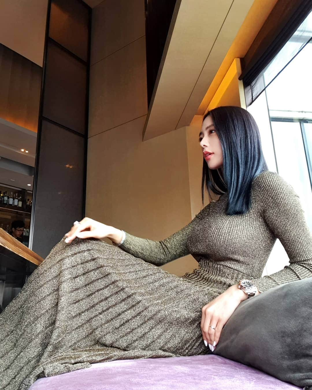 クララさんのインスタグラム写真 - (クララInstagram)「My favorite place in HK #cafegraydeluxe @upperhouse_hkg  #clarainhk Dress: @sandroparis」9月20日 10時37分 - actressclara